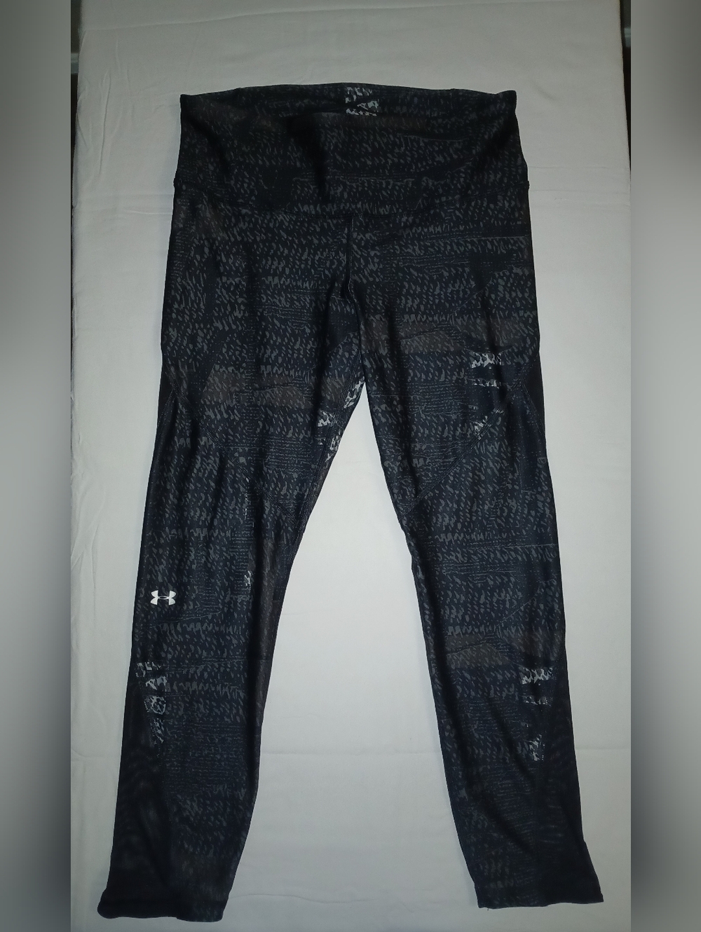 Heat Gear Under Armour Black Patterned Athletic Leggings